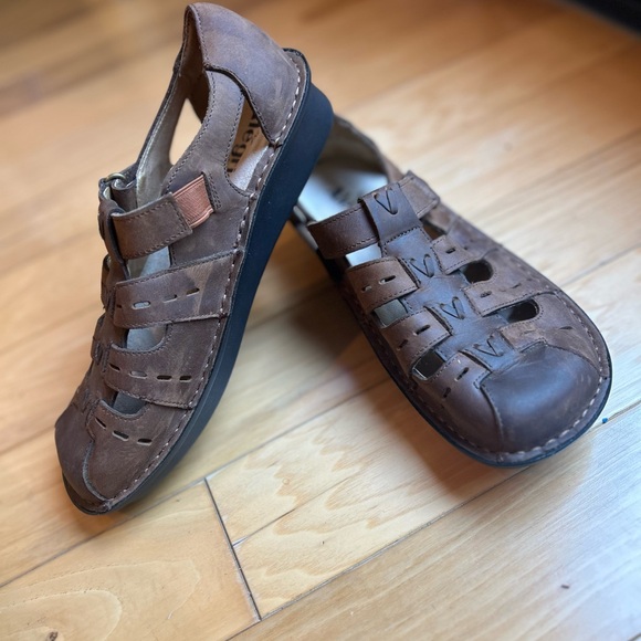 NWOT Alegria Pesca Fisherman Brown Leather Sandals with Black Sole - Picture 12 of 13